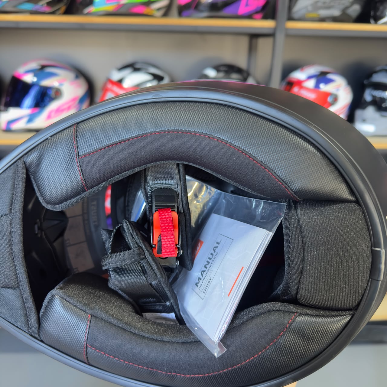 Capacete X11 Trust Pro Shadow Preto c/ Roxo + Viseira Fumê - Imagem 6